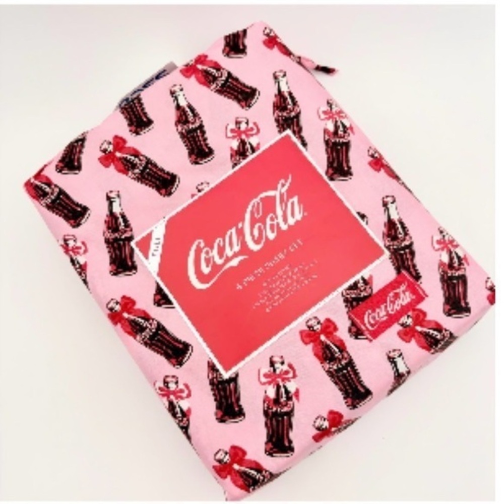 Coca-Cola Pink Sheet Set Coca-Cola Pink Full 6 Piece Sheet Set bottles and bows